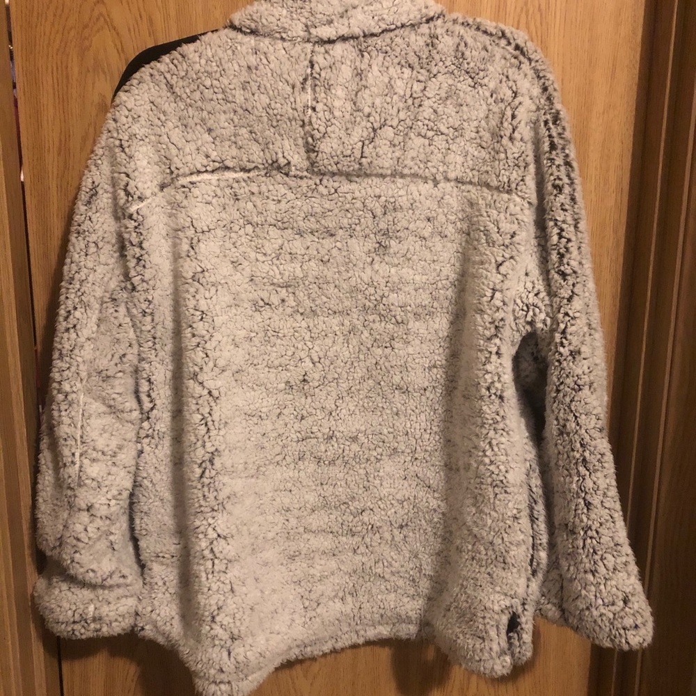 Pullover jacket - Picture 3 of 3